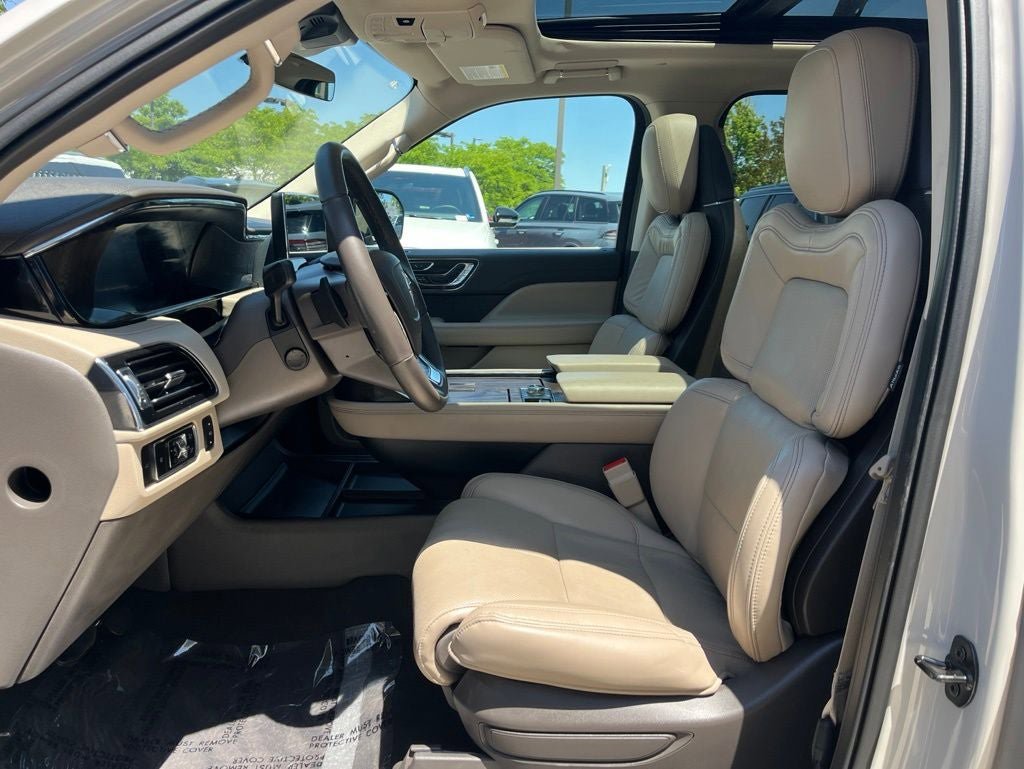 Certified 2023 Lincoln Navigator L Reserve AWD/4WD image 24