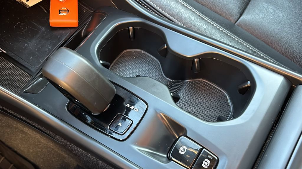 Certified 2024 Volvo XC40 B5 Core image 22