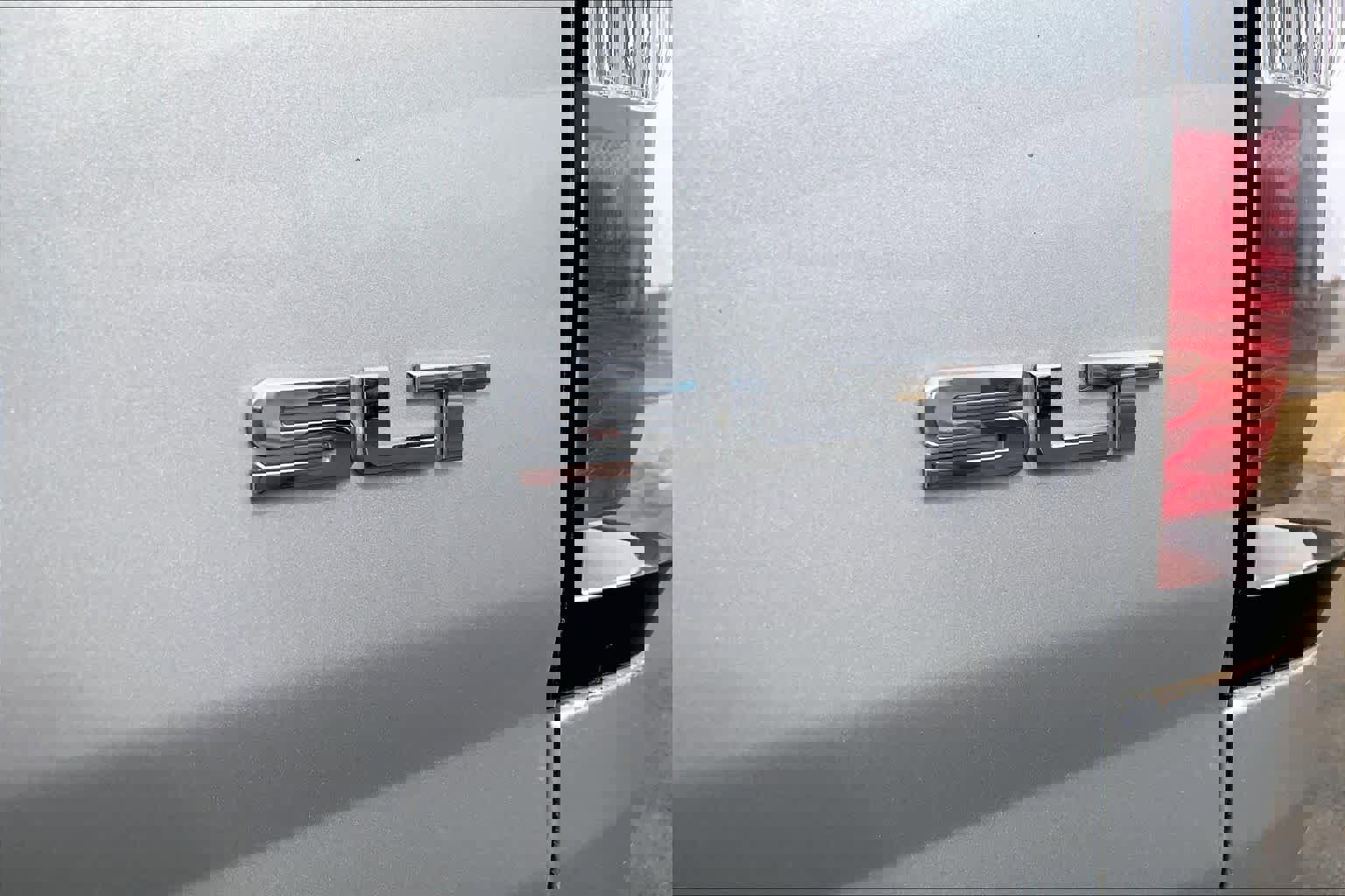 Used 2018 GMC Canyon SLT w/ Driver Alert Package image 9