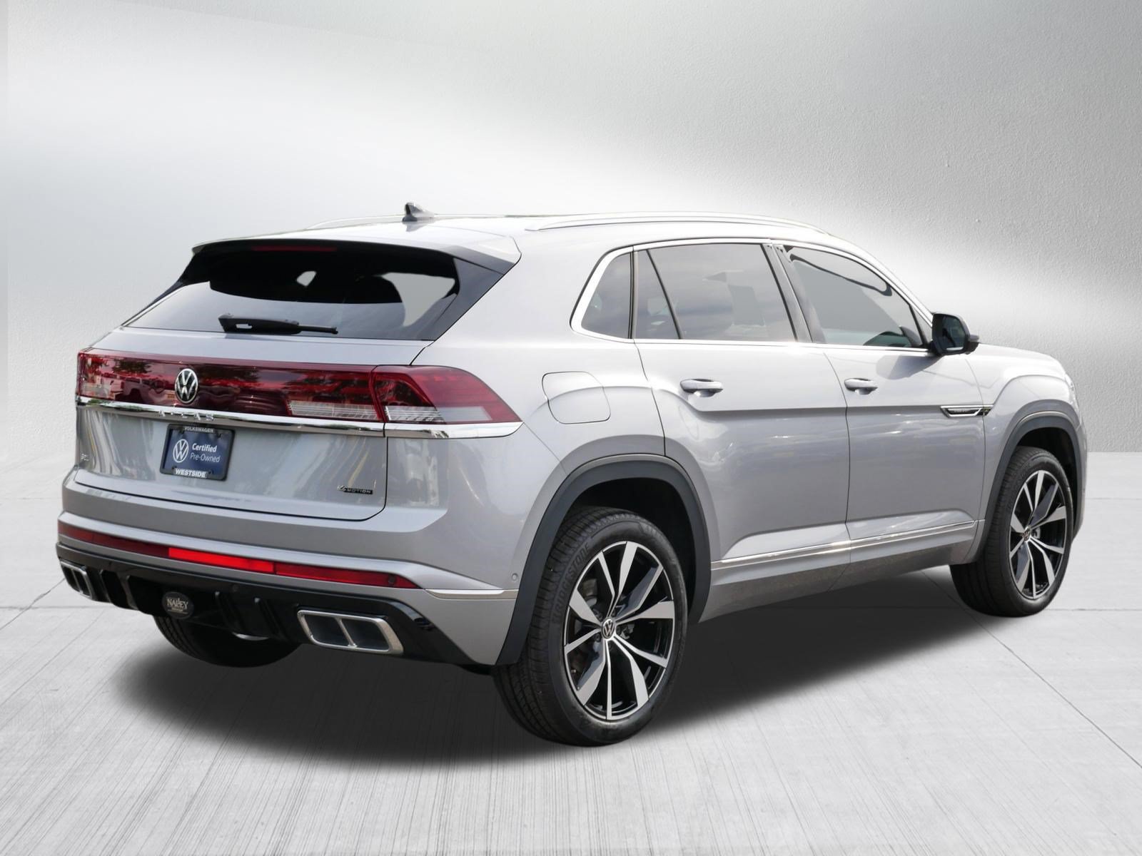 Certified 2025 Volkswagen Atlas Cross Sport SEL Premium R-Line AWD/4WD image 7