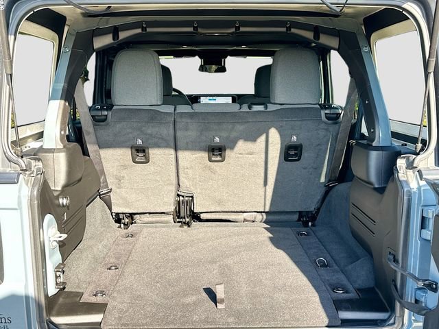 Used 2024 Jeep Wrangler Unlimited Rubicon w/ XTREMEE 35" Tire Package image 25