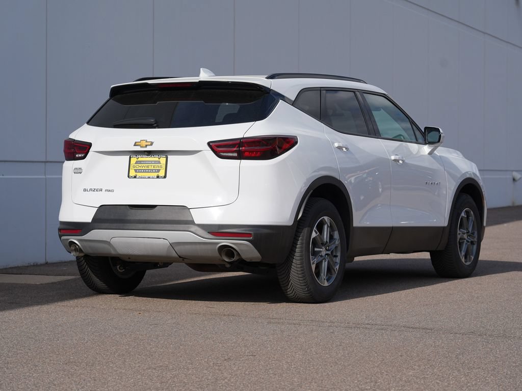 Used 2023 Chevrolet Blazer LT AWD/4WD image 3