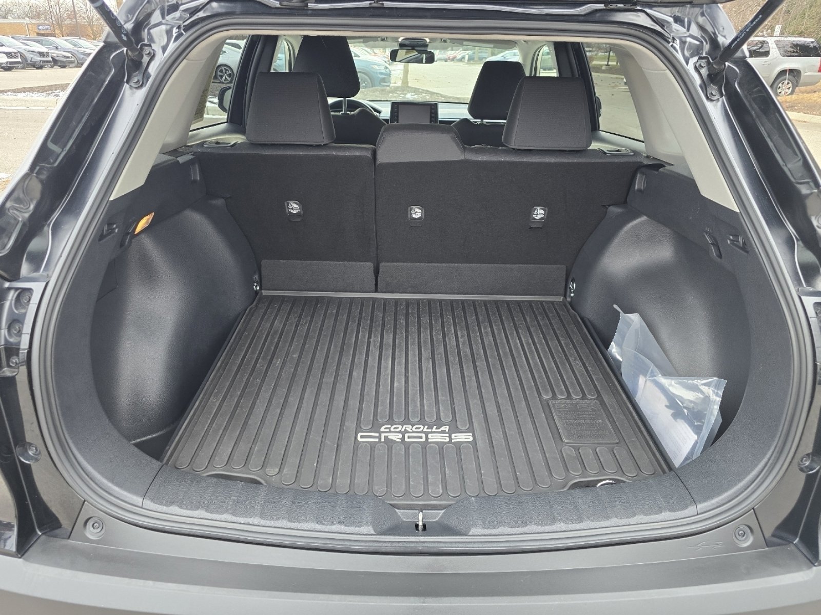 Used 2022 Toyota Corolla Cross LE image 20