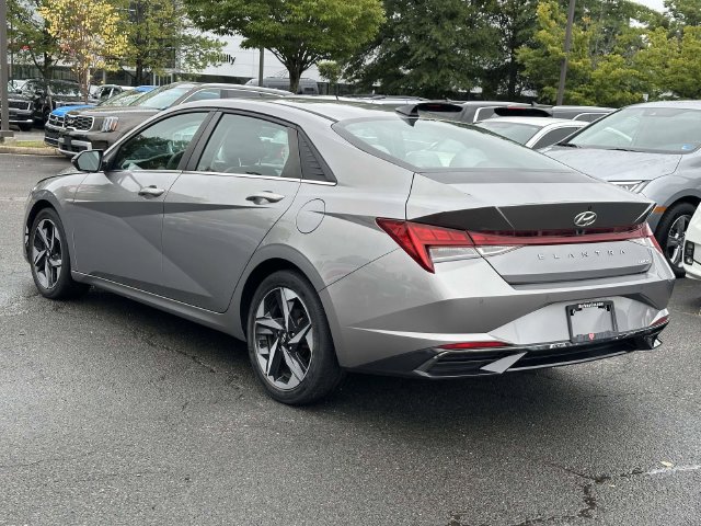 Used 2021 Hyundai Elantra Limited FWD image 4