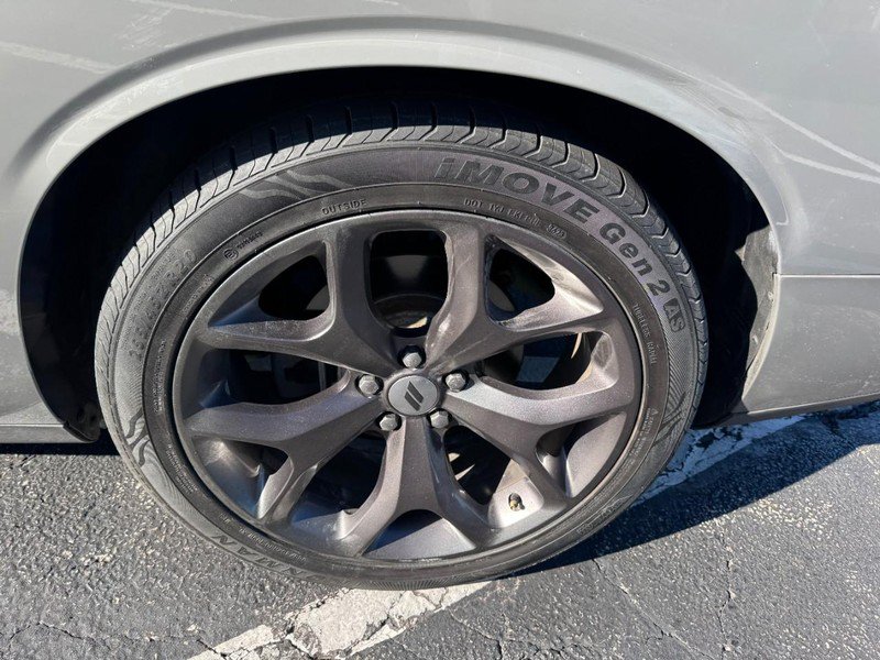 Used 2019 Dodge Challenger R/T RWD image 7
