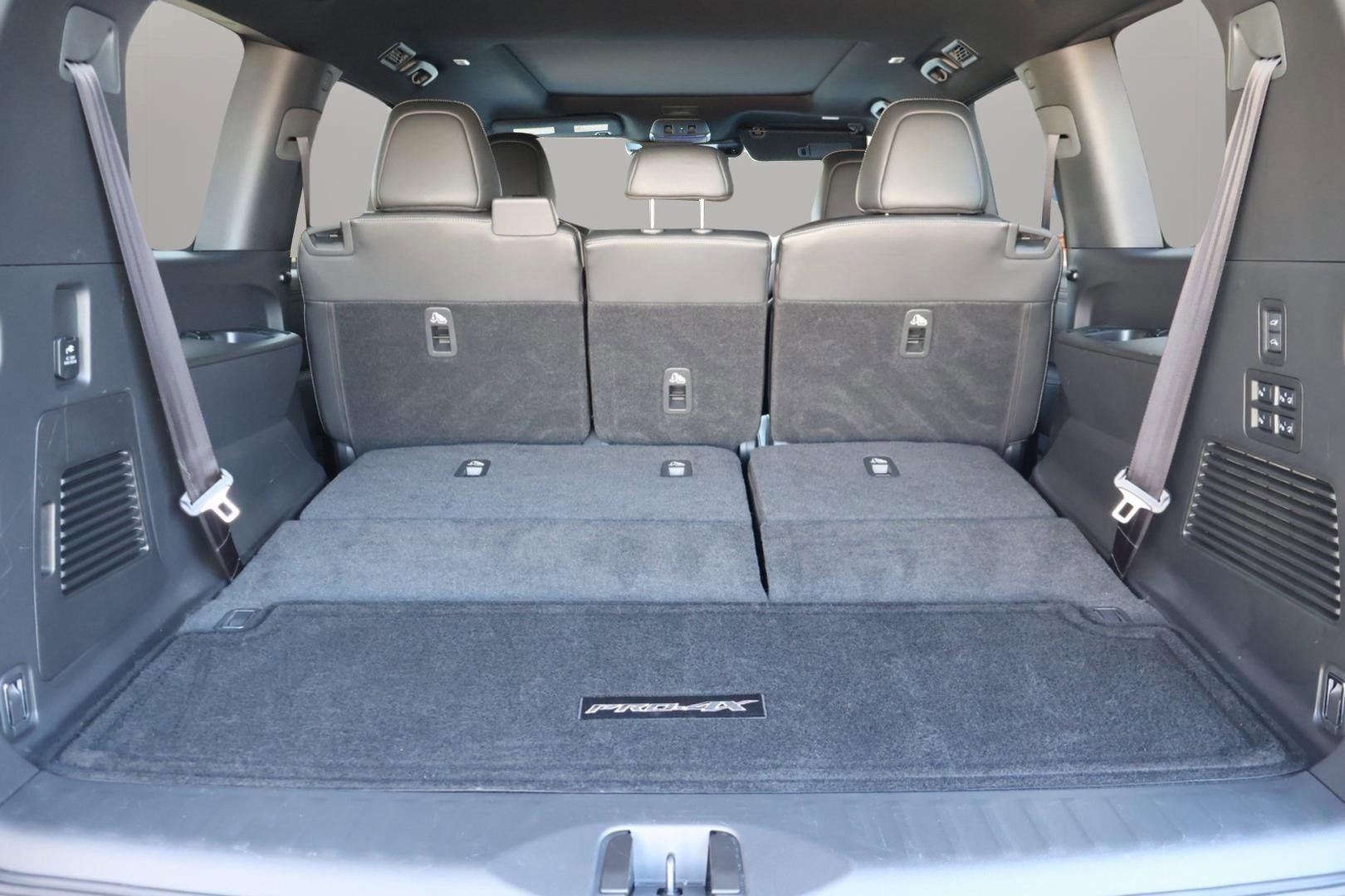 Used 2025 Nissan Armada PRO-4X w/ Pro-4X Premium Package image 20