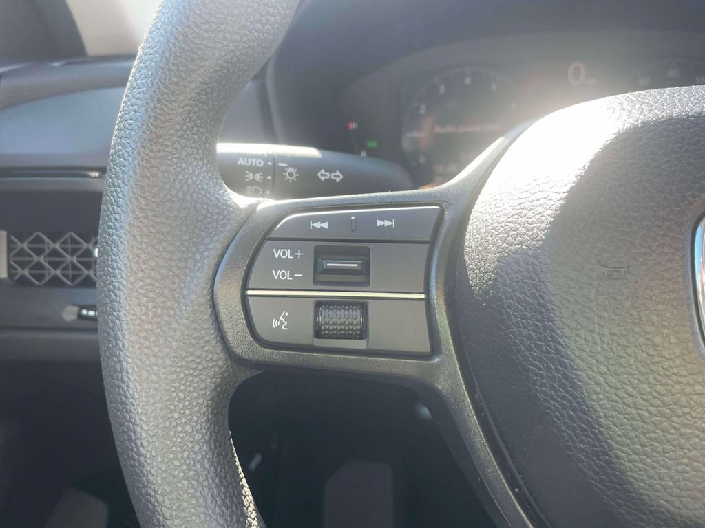 Certified 2025 Honda Accord SE image 22
