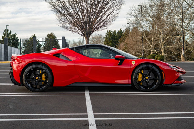Used 2025 Ferrari SF90 Spider image 19