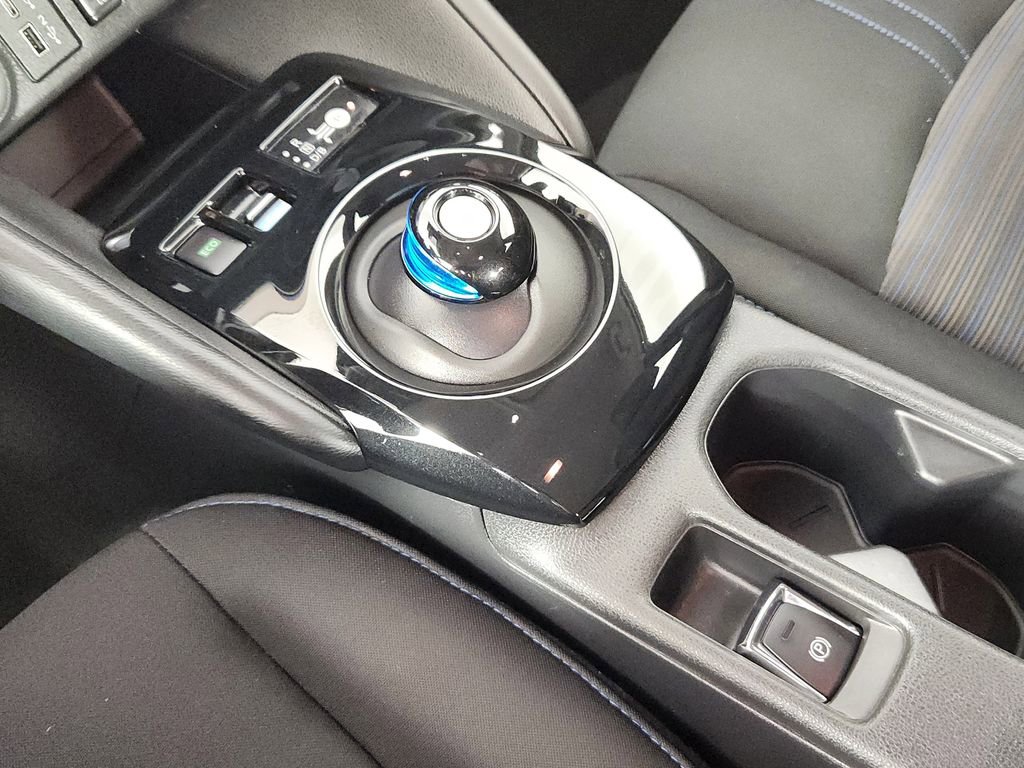 Certified 2024 Nissan Leaf SV Plus image 22