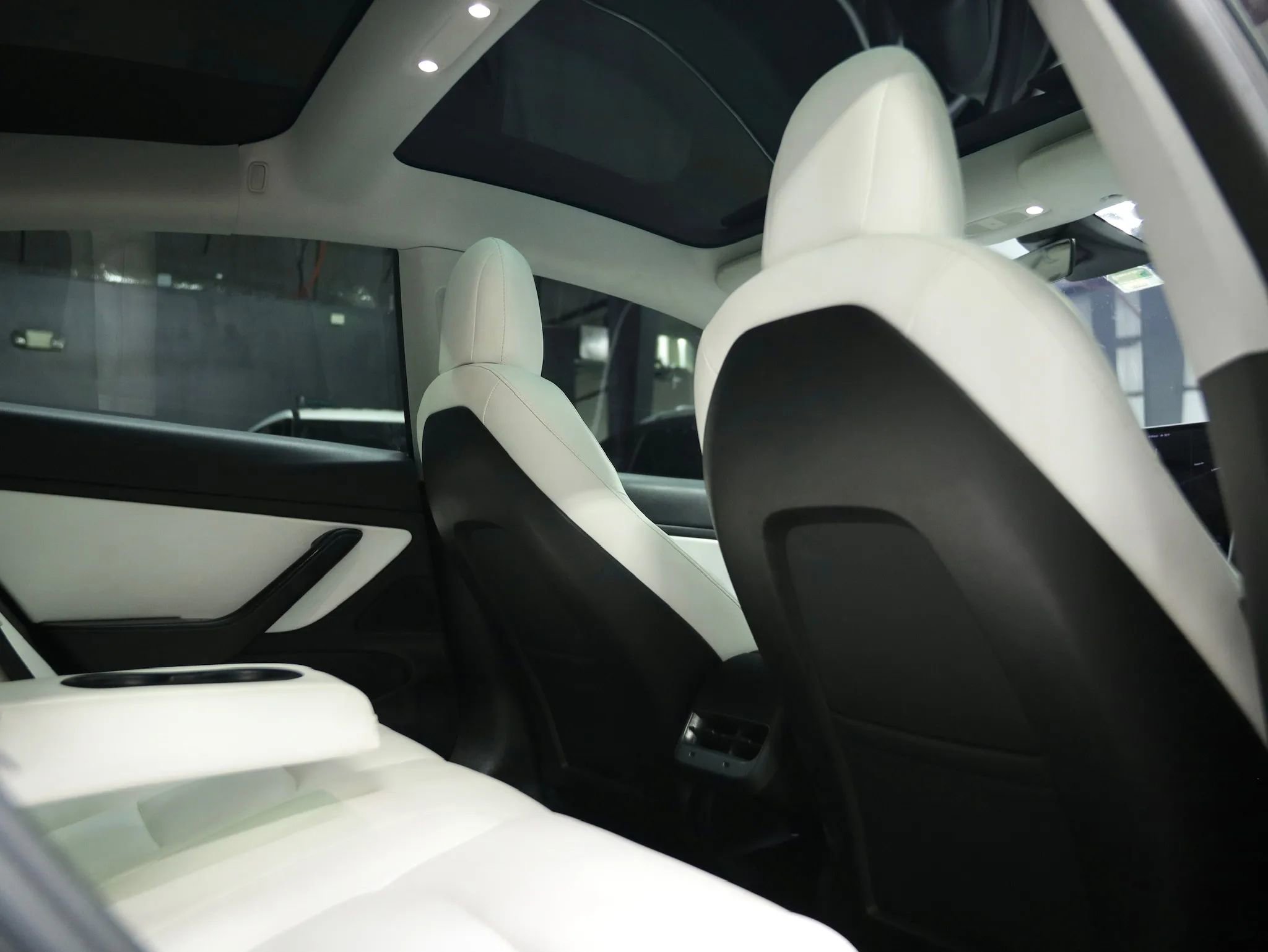 Used 2020 Tesla Model 3 Standard Range RWD image 31