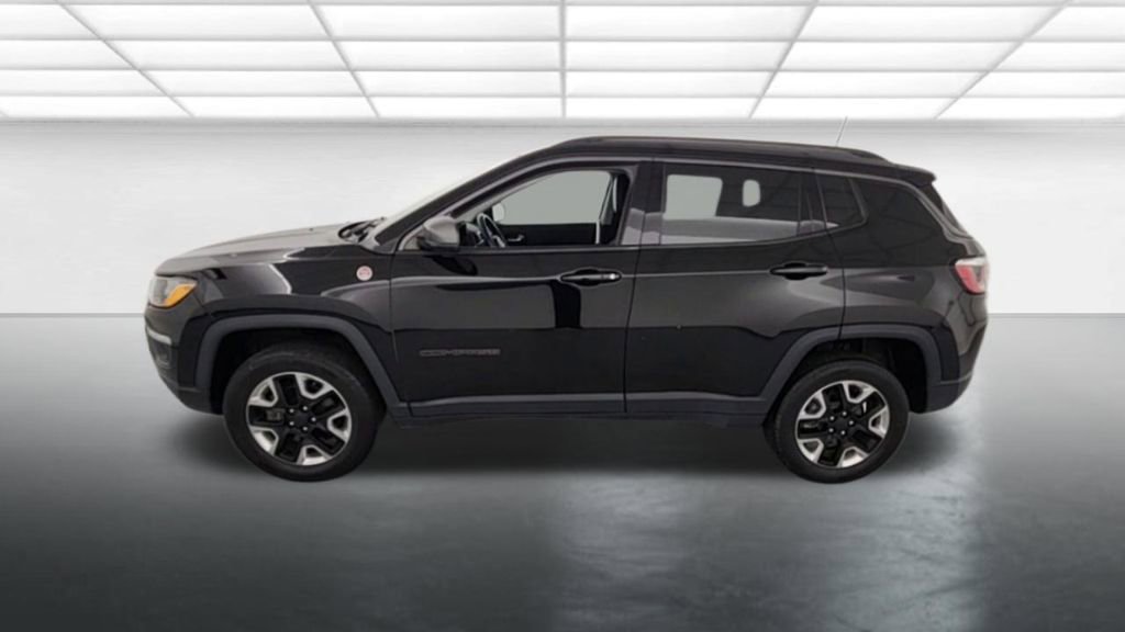 Used 2018 Jeep Compass Trailhawk w/ Cold Weather Group AWD/4WD image 3