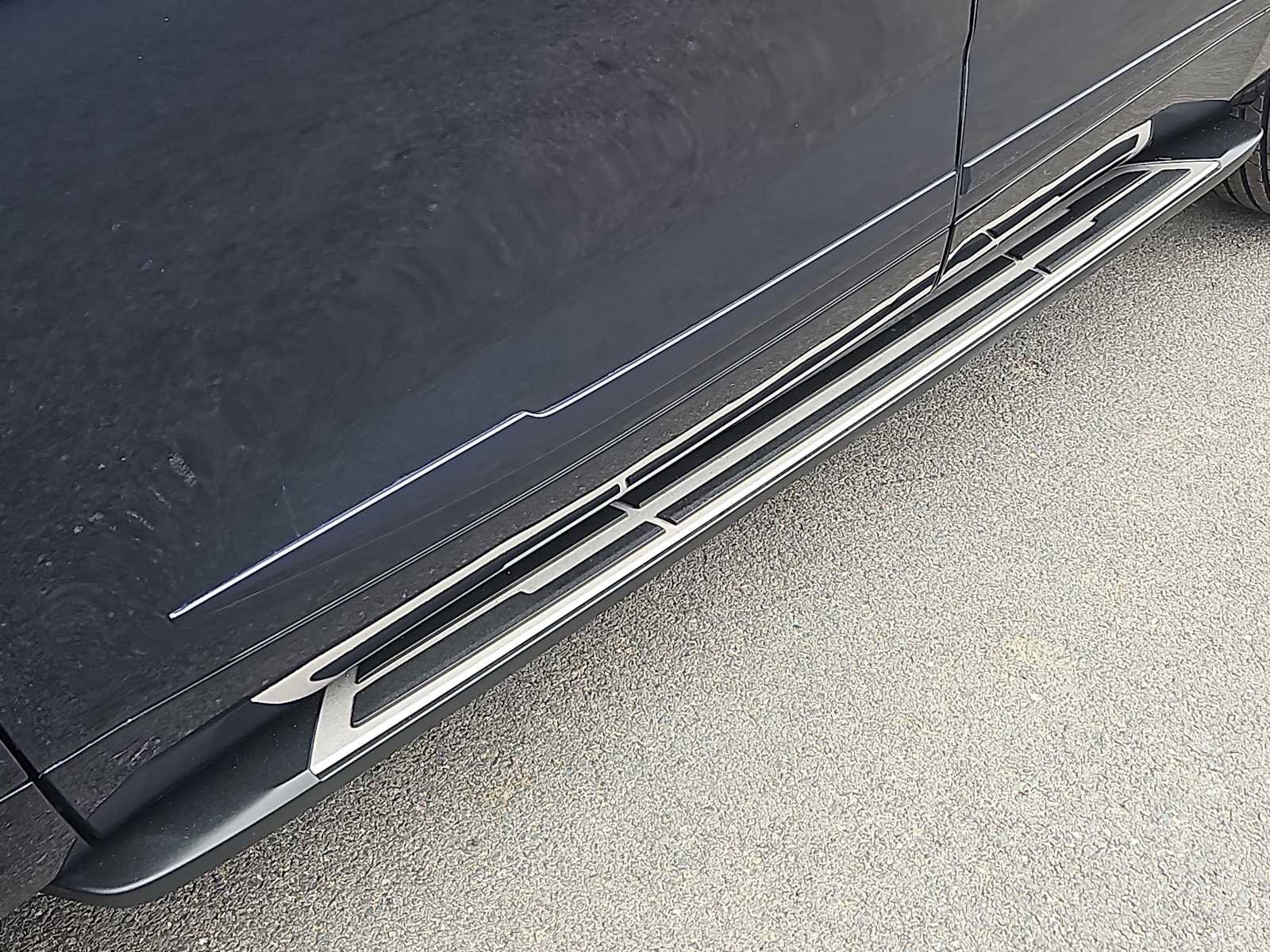 Used 2022 Toyota Highlander XLE AWD/4WD image 19