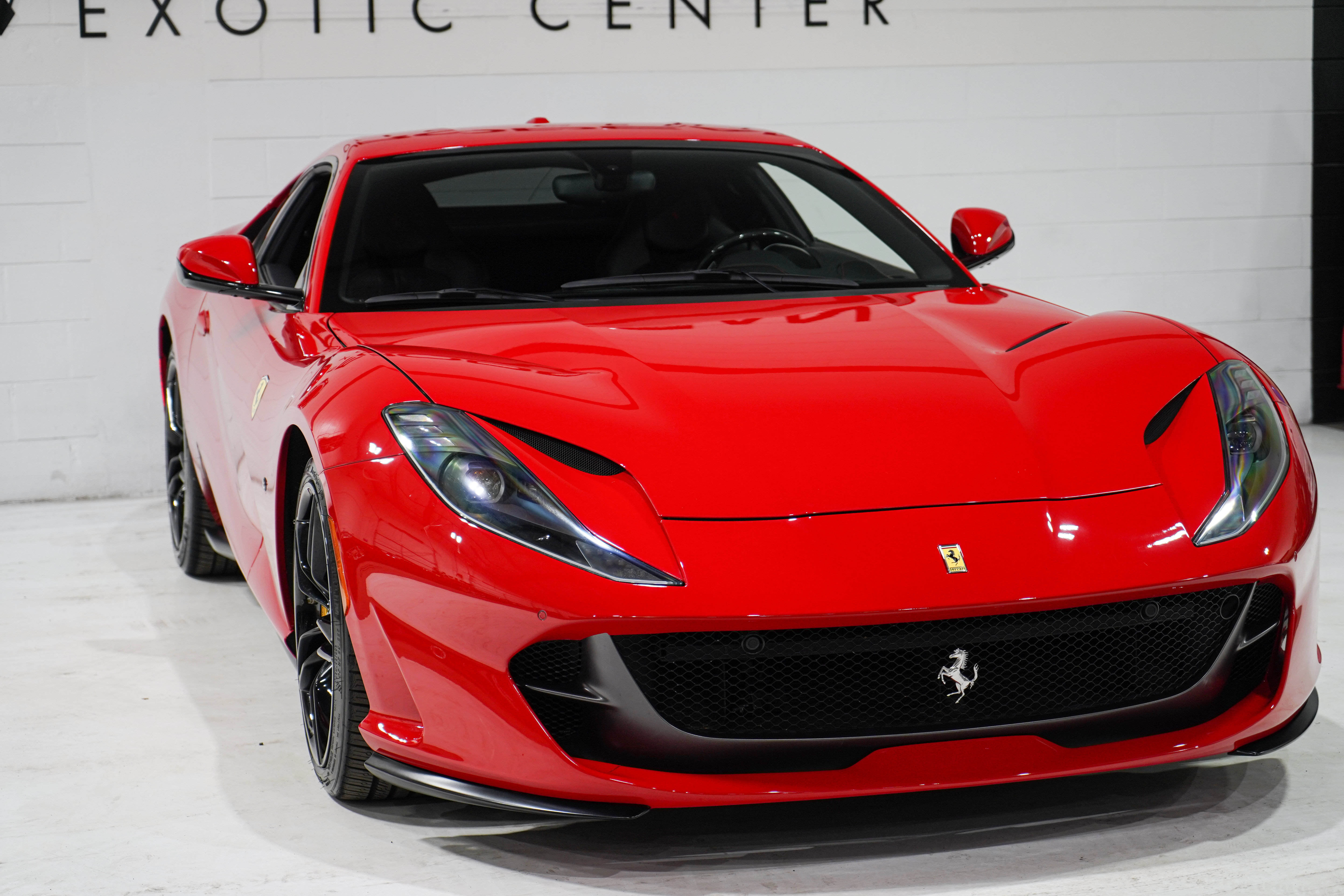 Used 2019 Ferrari 812 Superfast RWD image 34