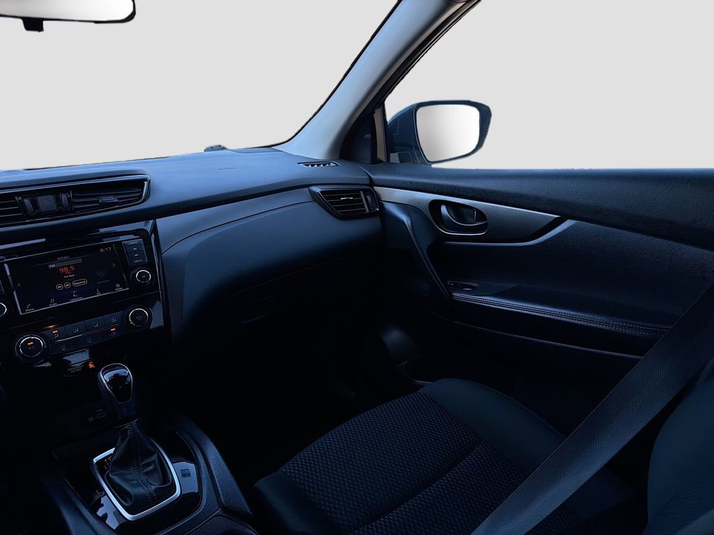 Used 2021 Nissan Rogue Sport S image 21