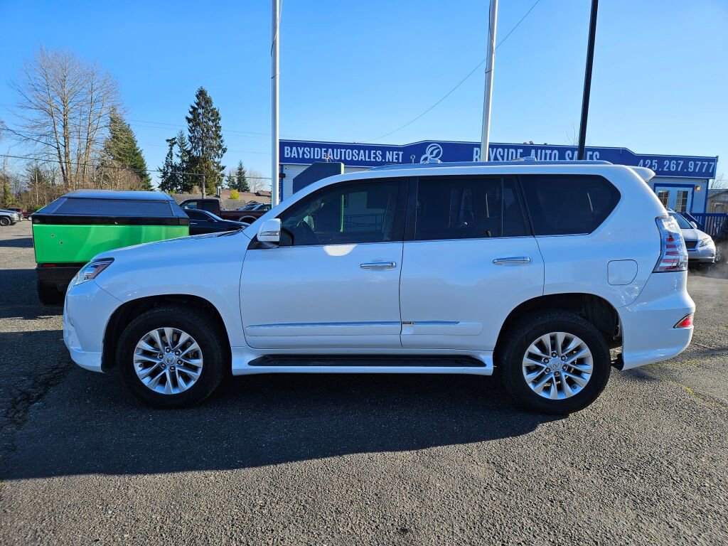 Used 2014 Lexus GX 460 w/ Premium Package image 2