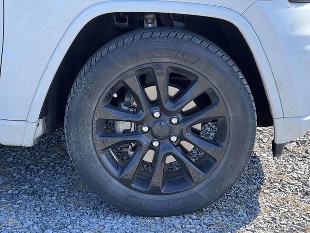 Used 2020 Jeep Grand Cherokee Altitude AWD/4WD image 8