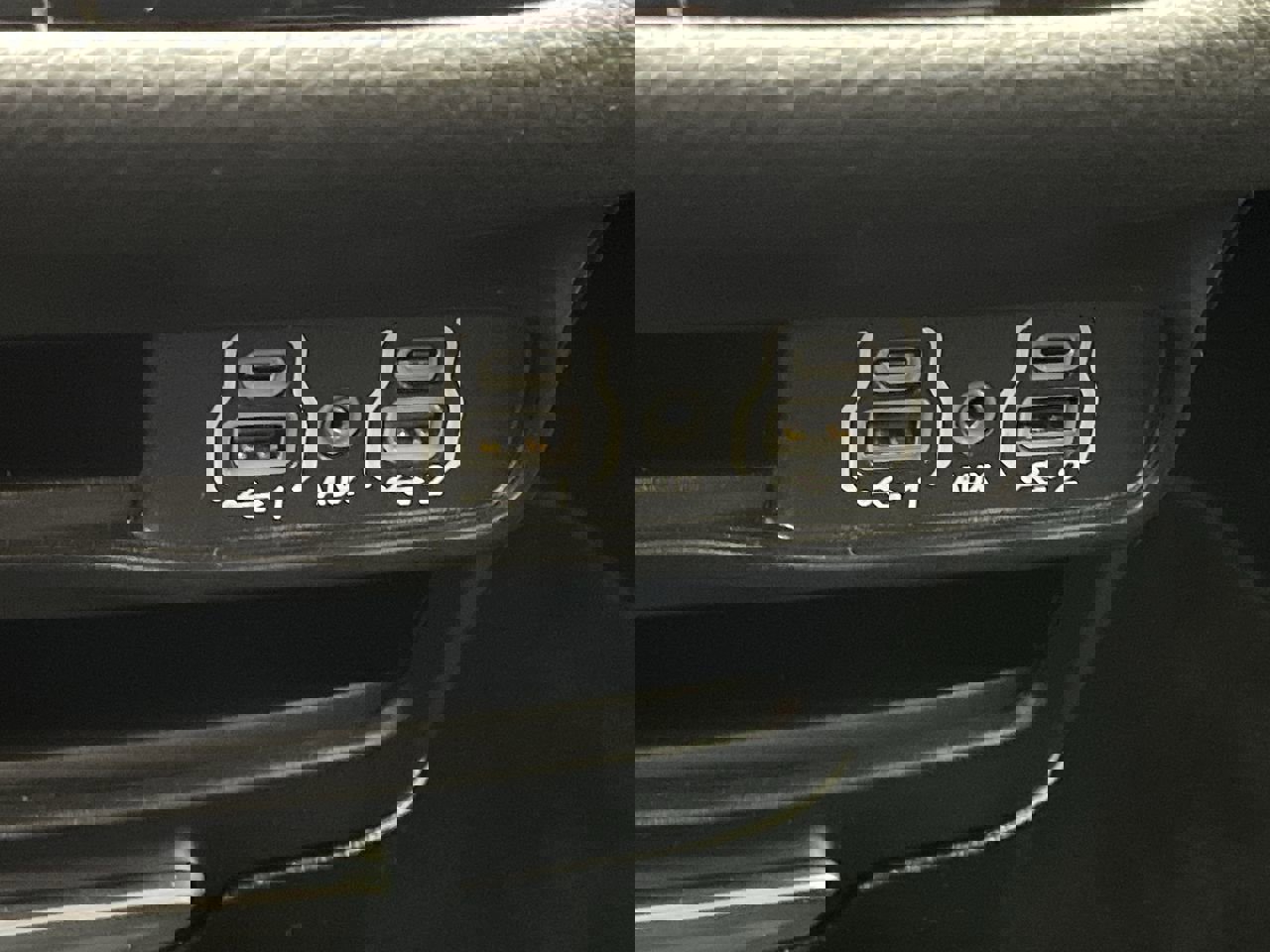 Used 2023 Chrysler Pacifica Touring image 25