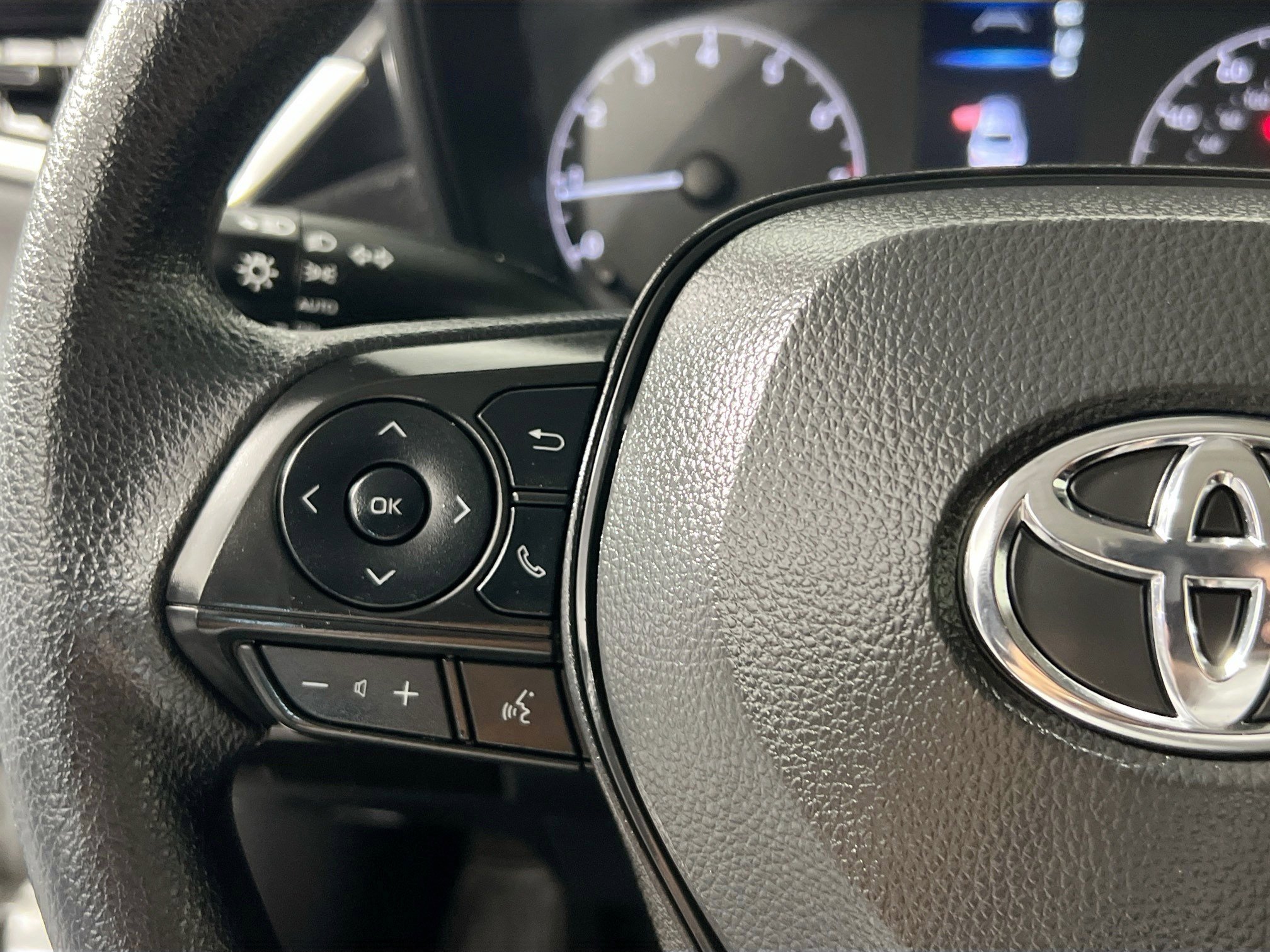 Used 2024 Toyota Corolla LE FWD image 17