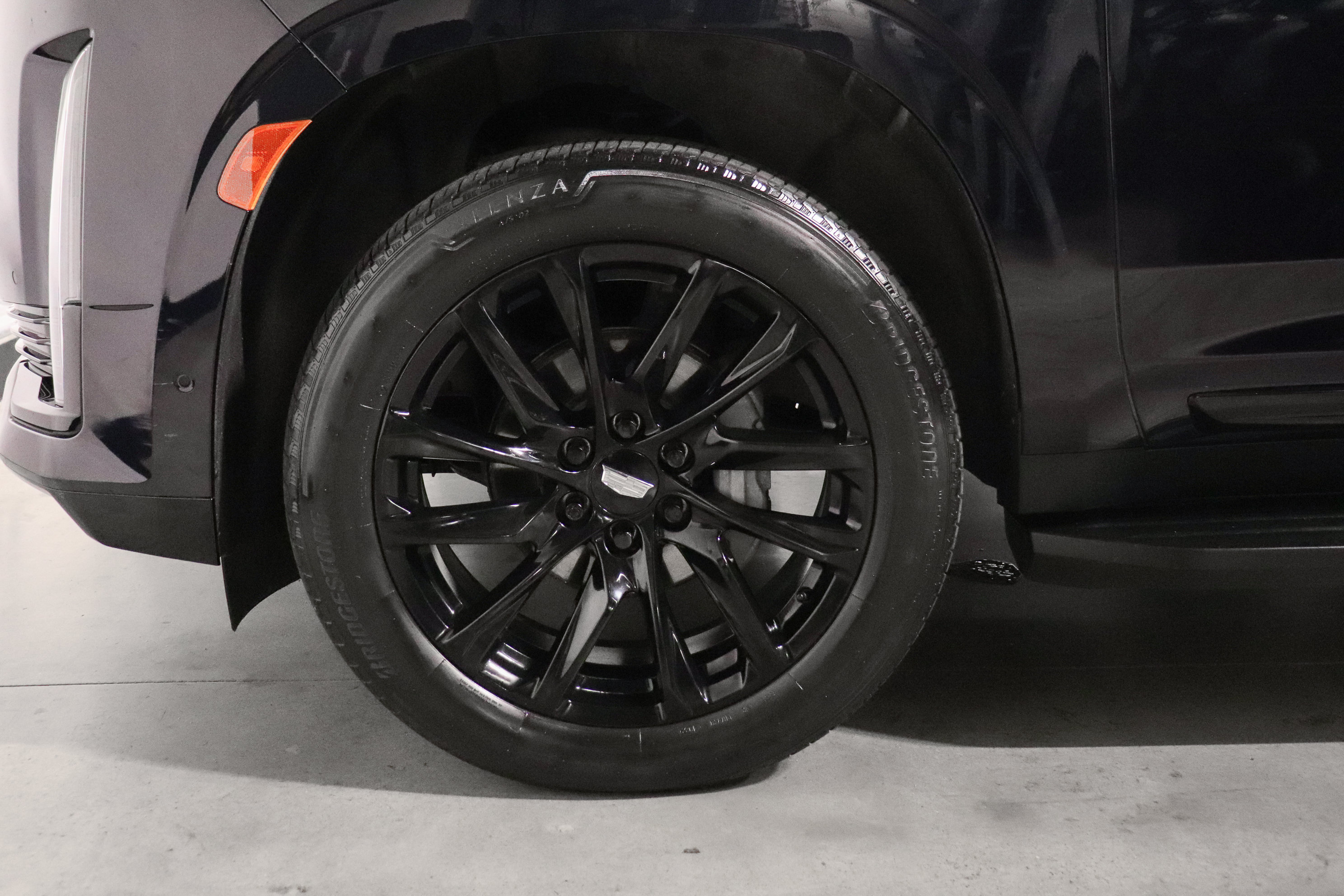 Used 2023 Cadillac Escalade ESV Sport w/ LPO, ONYX Package AWD/4WD image 9