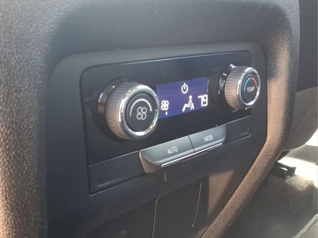 Used 2025 Chevrolet Traverse LT image 21