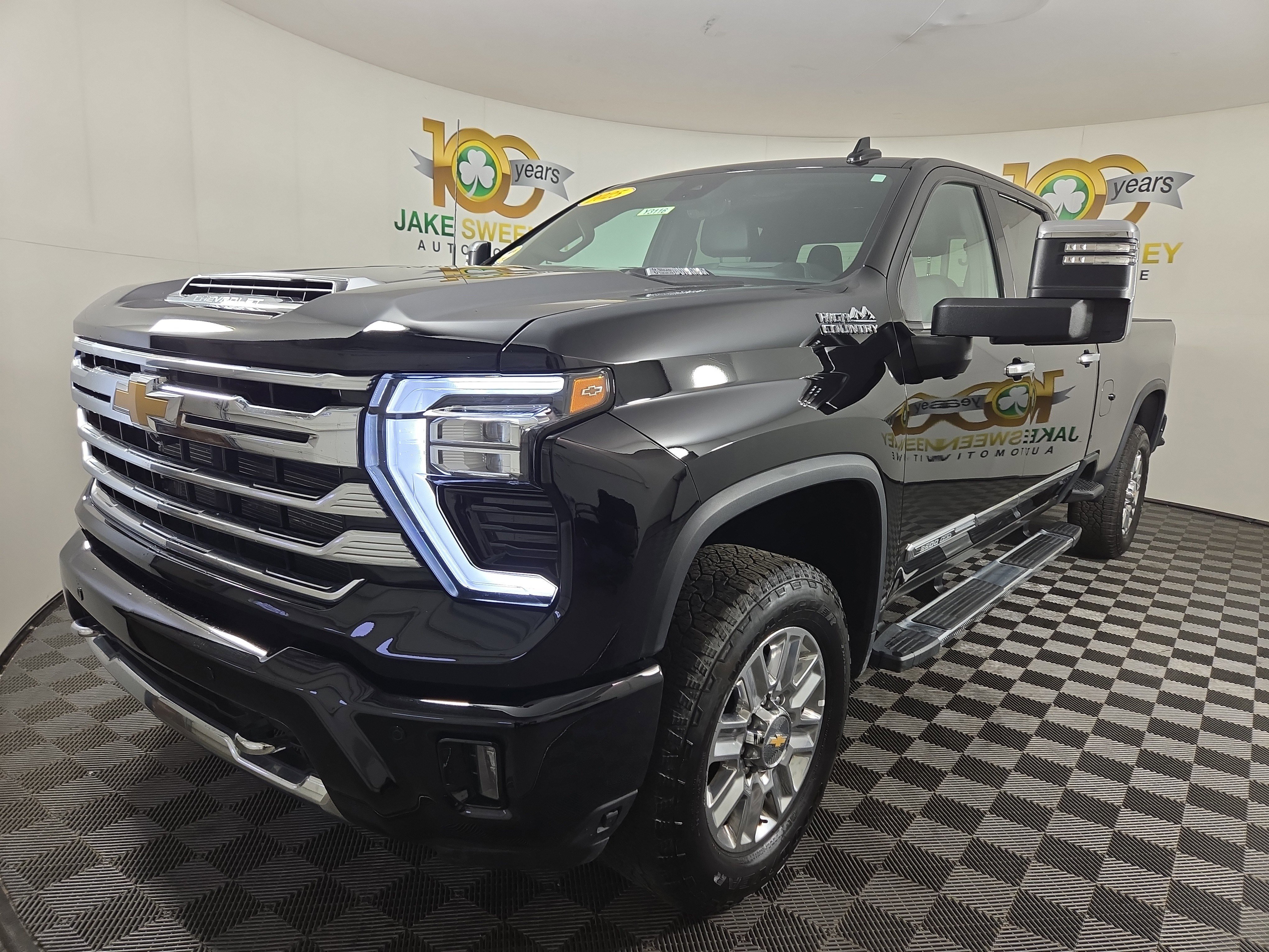 Used 2025 Chevrolet Silverado 3500 High Country w/ Technology Package image 3