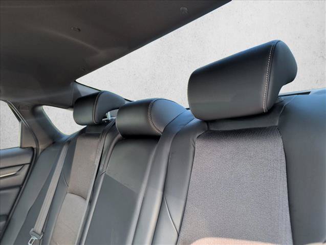 Used 2018 Honda Accord Sport image 14