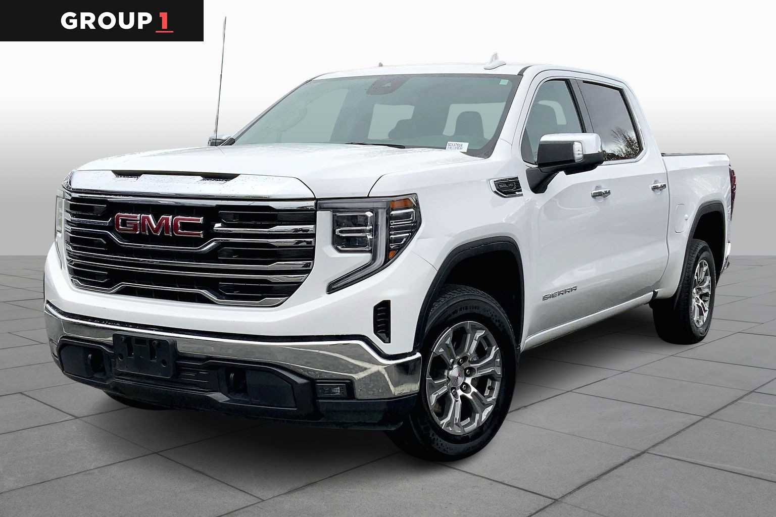Used 2025 GMC Sierra 1500 SLT image 1