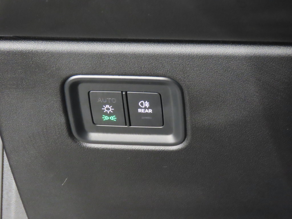 Used 2024 Porsche Macan 4 Electric AWD/4WD image 26