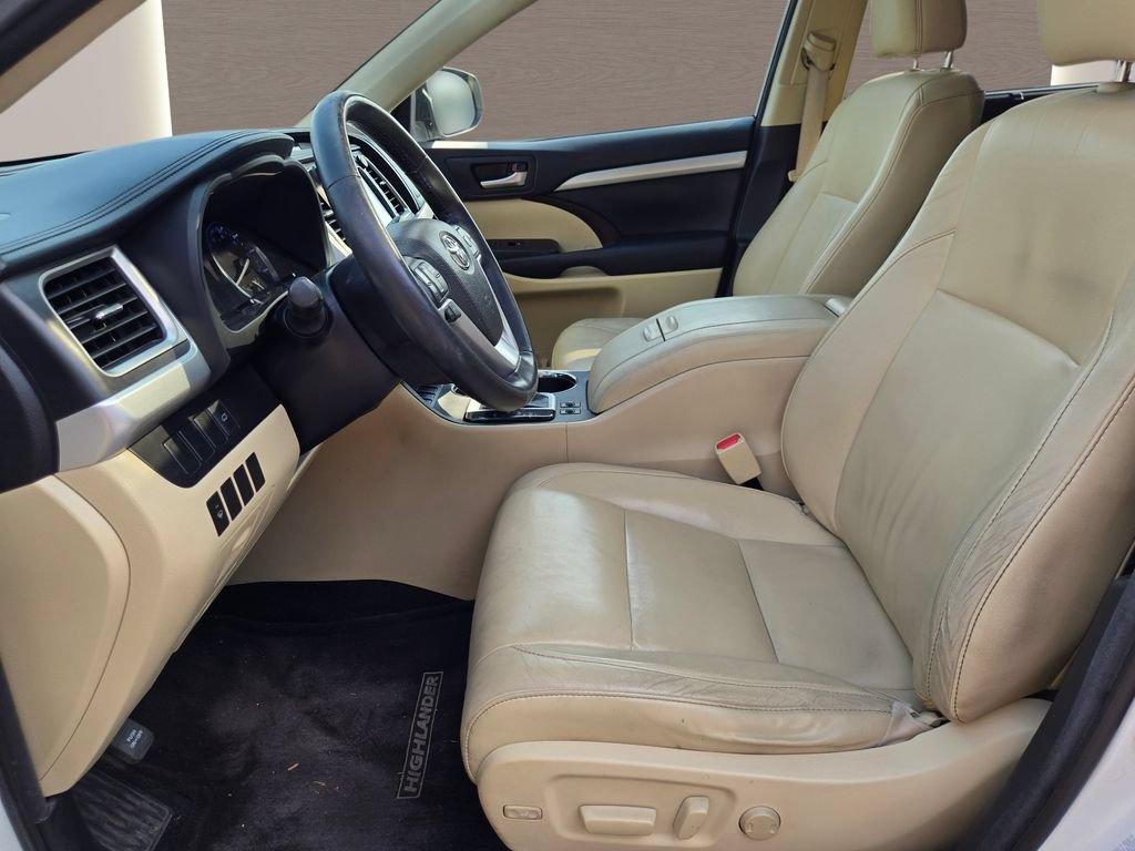 Used 2015 Toyota Highlander XLE FWD image 23