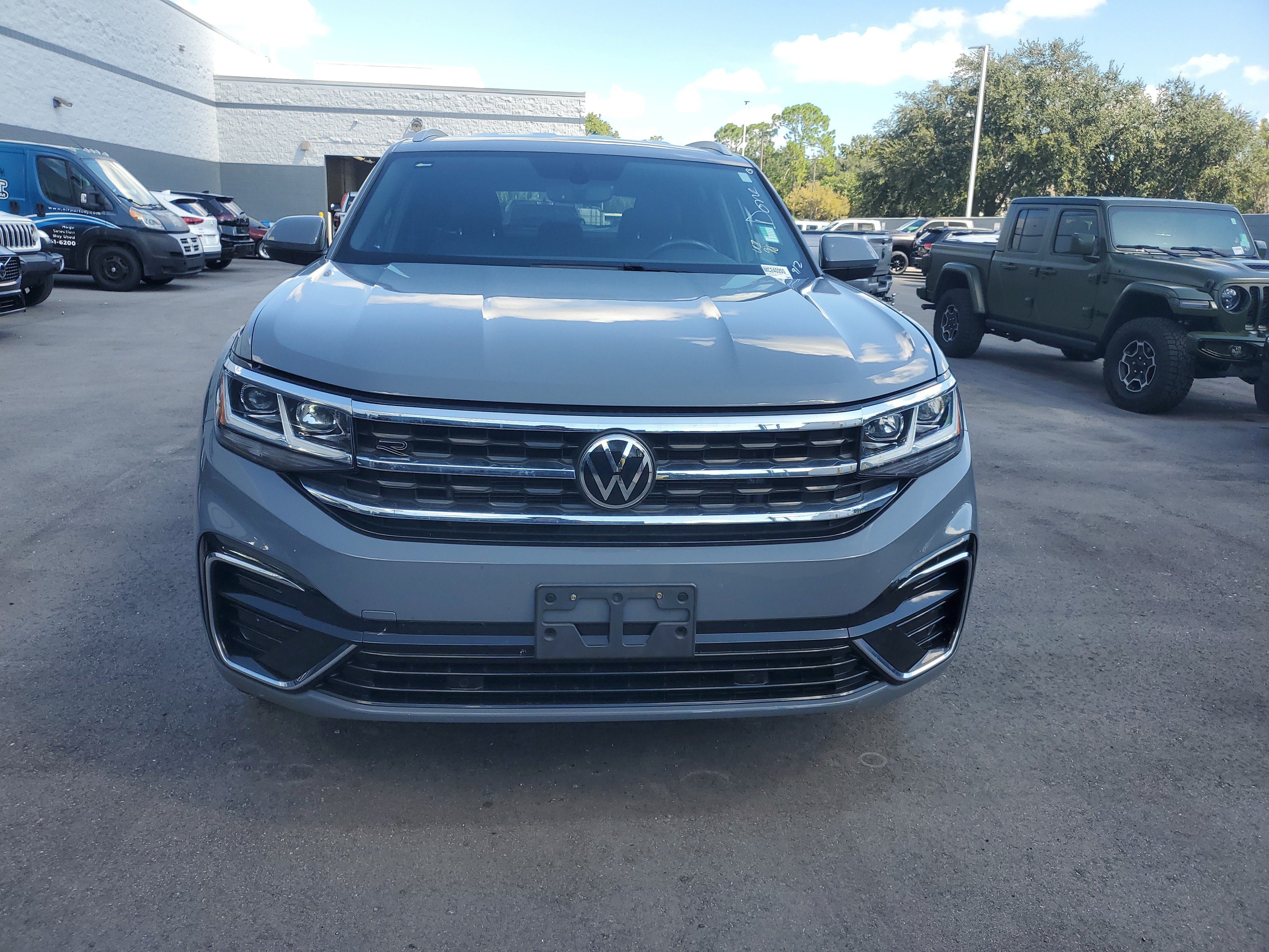 Used 2021 Volkswagen Atlas Cross Sport SE FWD image 3