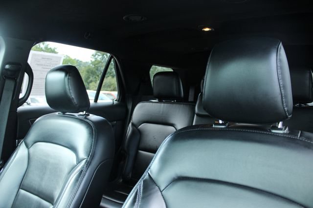 Used 2019 Ford Explorer XLT w/ Equipment Group 202A FWD image 14
