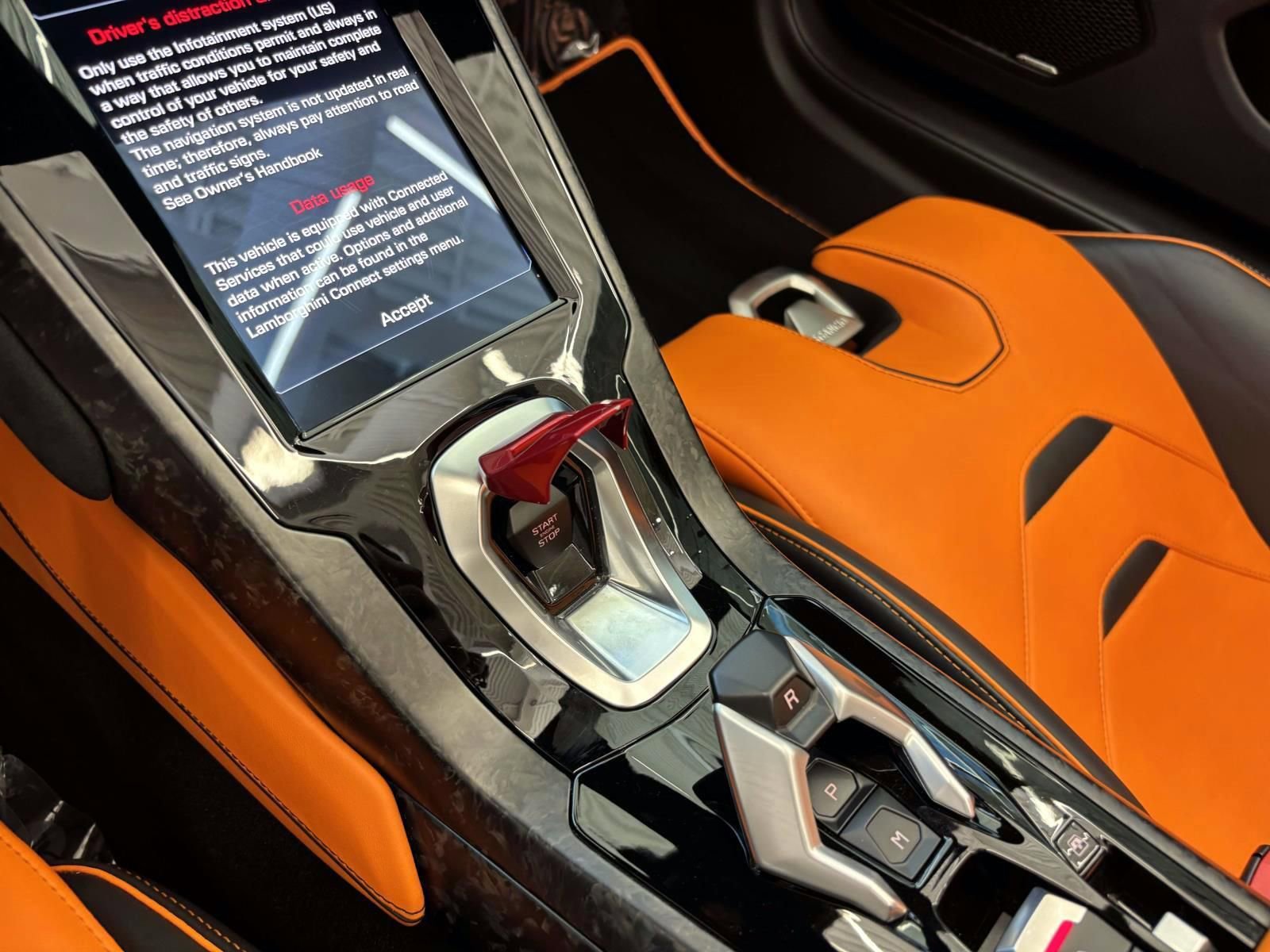 Used 2021 Lamborghini Huracan EVO RWD image 34
