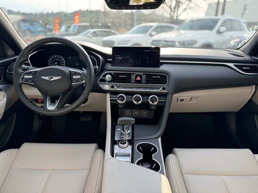 Used 2023 Genesis G70 2.0T image 11