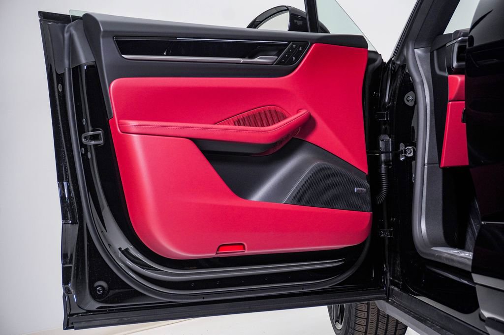 New 2026 Porsche Macan 4 Electric AWD/4WD image 25