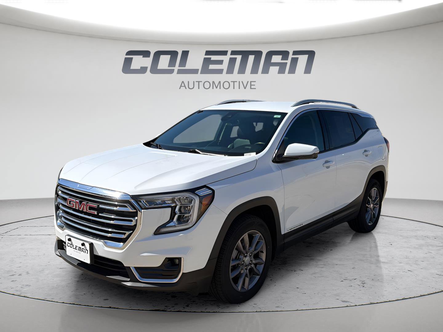 Used 2024 GMC Terrain SLT AWD/4WD image 1