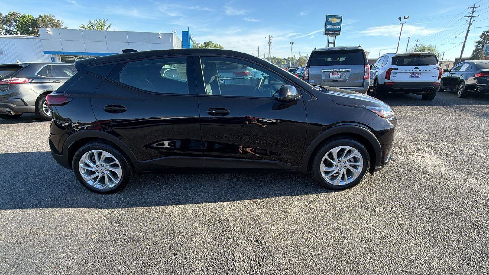 New 2027 Chevrolet Bolt LT w/ Comfort Package image 4