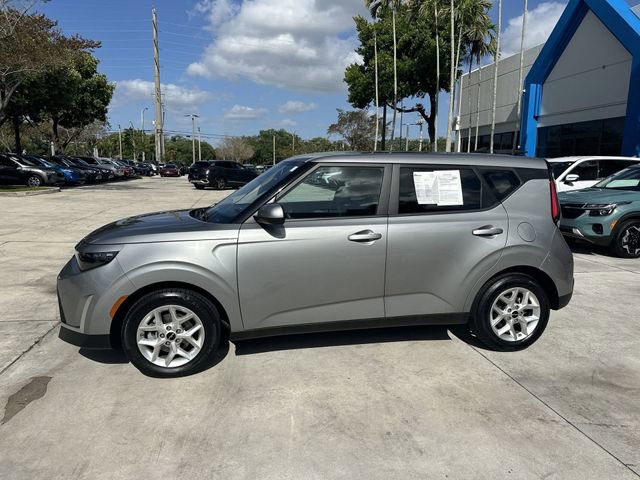 Used 2024 Kia Soul LX w/ Option Group 015 FWD image 15