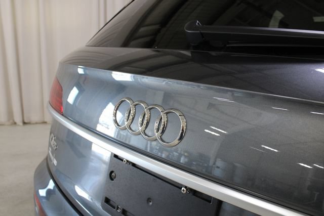 Used 2023 Audi Q5 2.0T Premium w/ Convenience Package AWD/4WD image 33