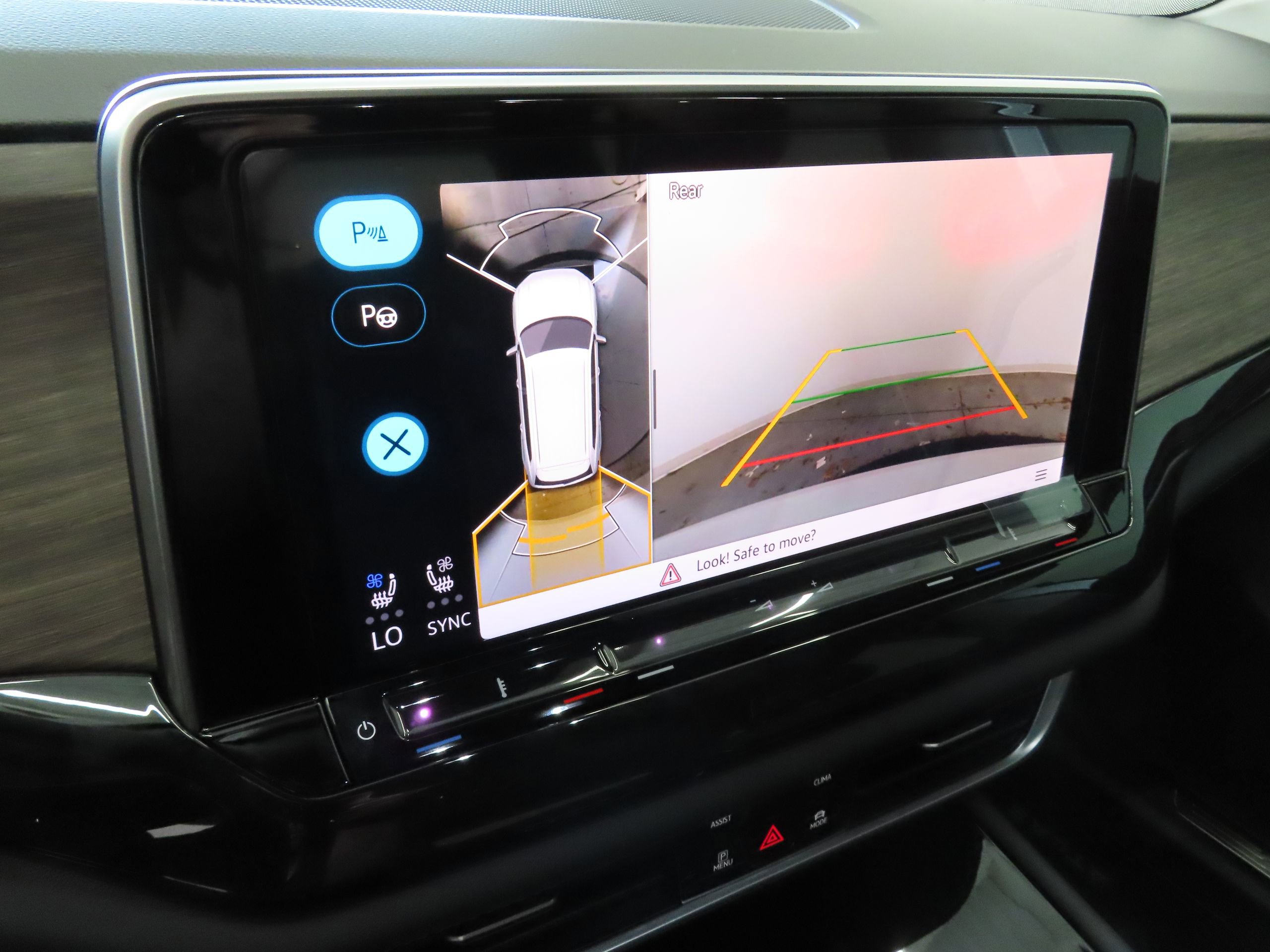 New 2026 Volkswagen Atlas SEL Premium R-Line image 19