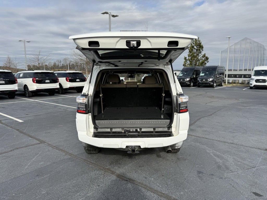 Used 2016 Toyota 4Runner SR5 image 7