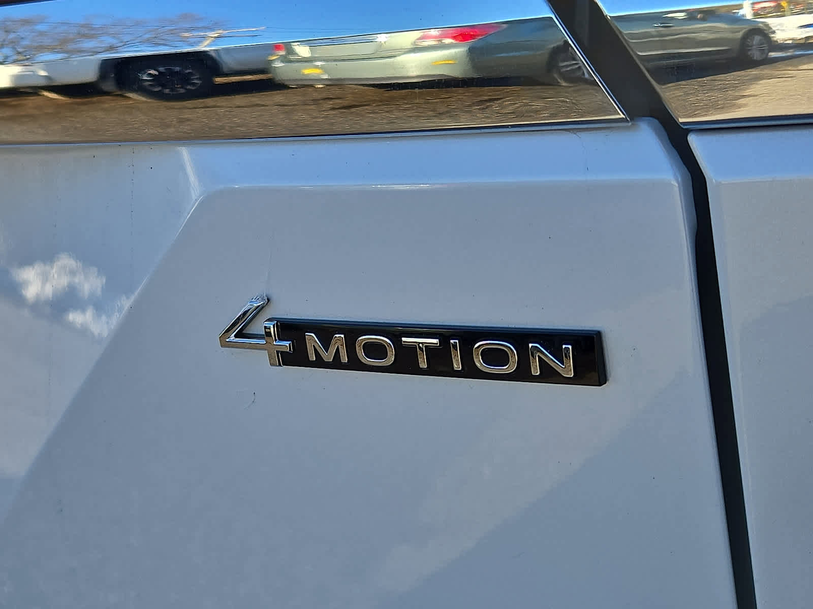 Used 2025 Volkswagen Atlas SEL Premium R-Line image 31