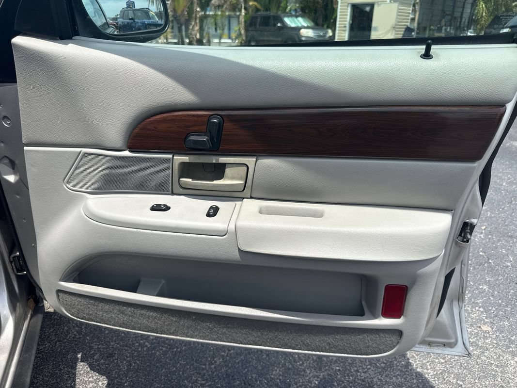 Used 2003 Mercury Grand Marquis LS RWD image 8