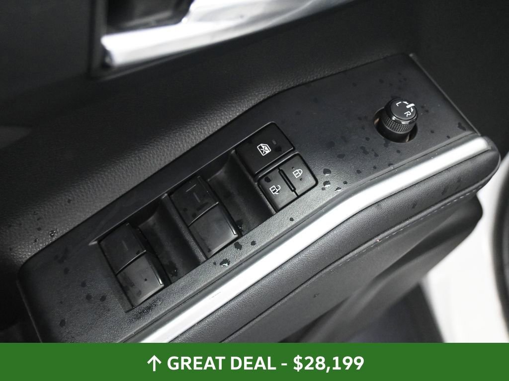 Used 2023 Toyota Highlander XLE image 28
