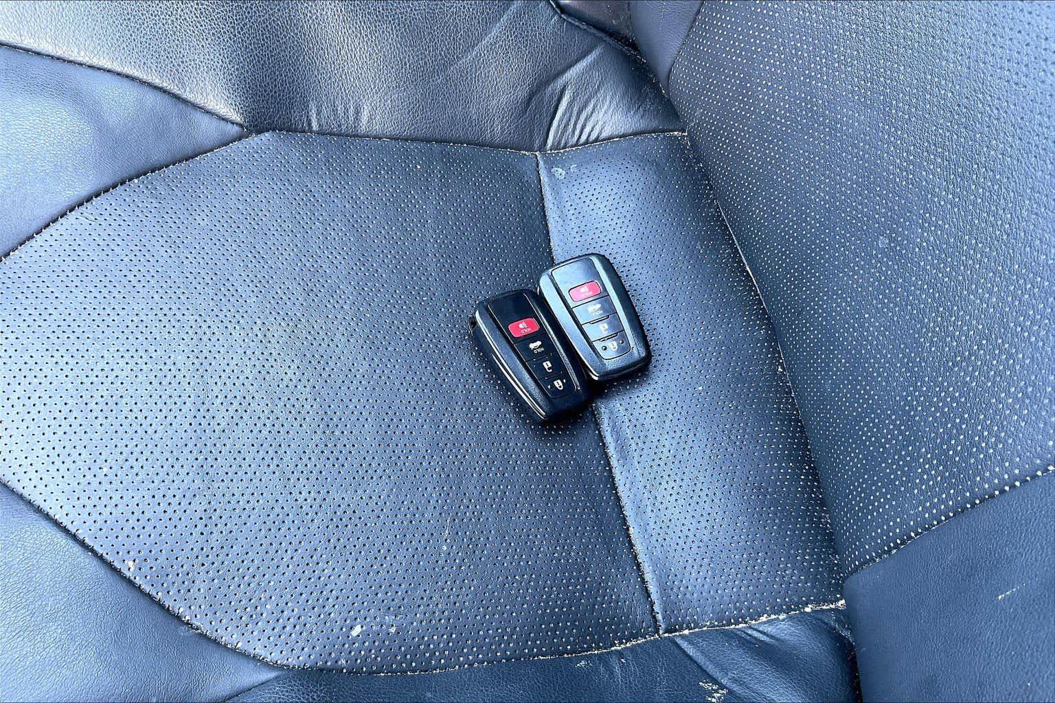 Used 2021 Toyota Camry XSE FWD image 14