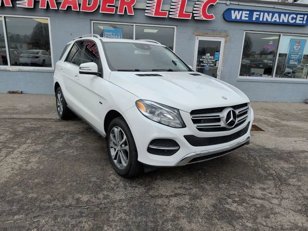 Used 2017 Mercedes-Benz GLE 550e image 3