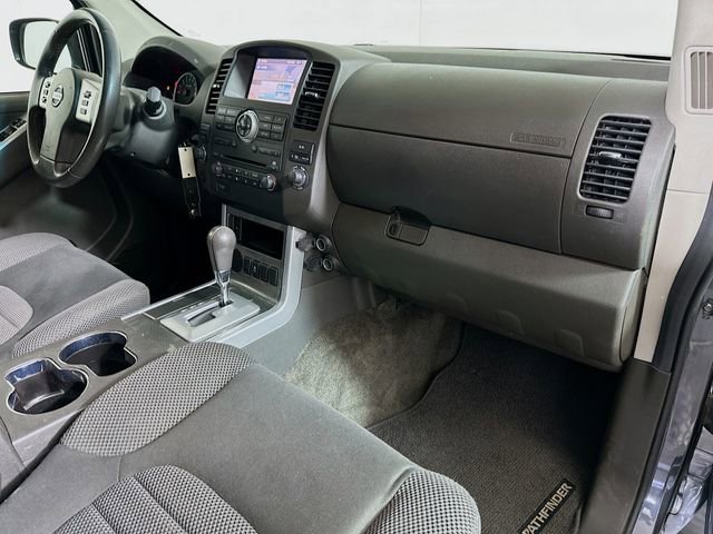 Used 2012 Nissan Pathfinder SV image 29