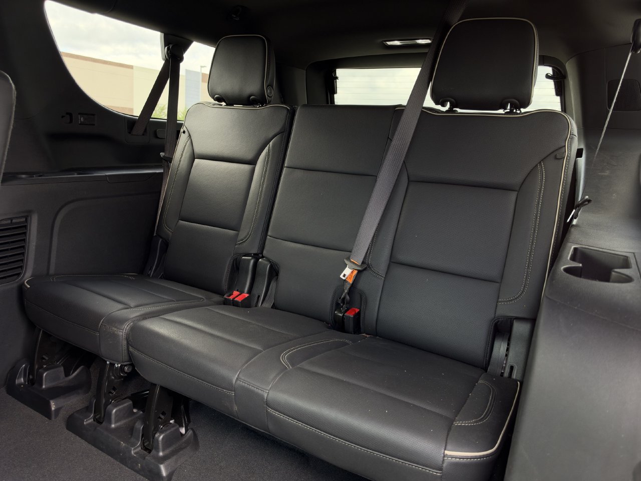 Certified 2024 GMC Yukon XL SLT w/ SLT Luxury Package AWD/4WD image 28