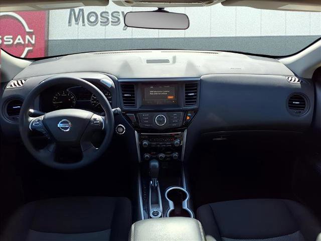 Certified 2020 Nissan Pathfinder S image 17