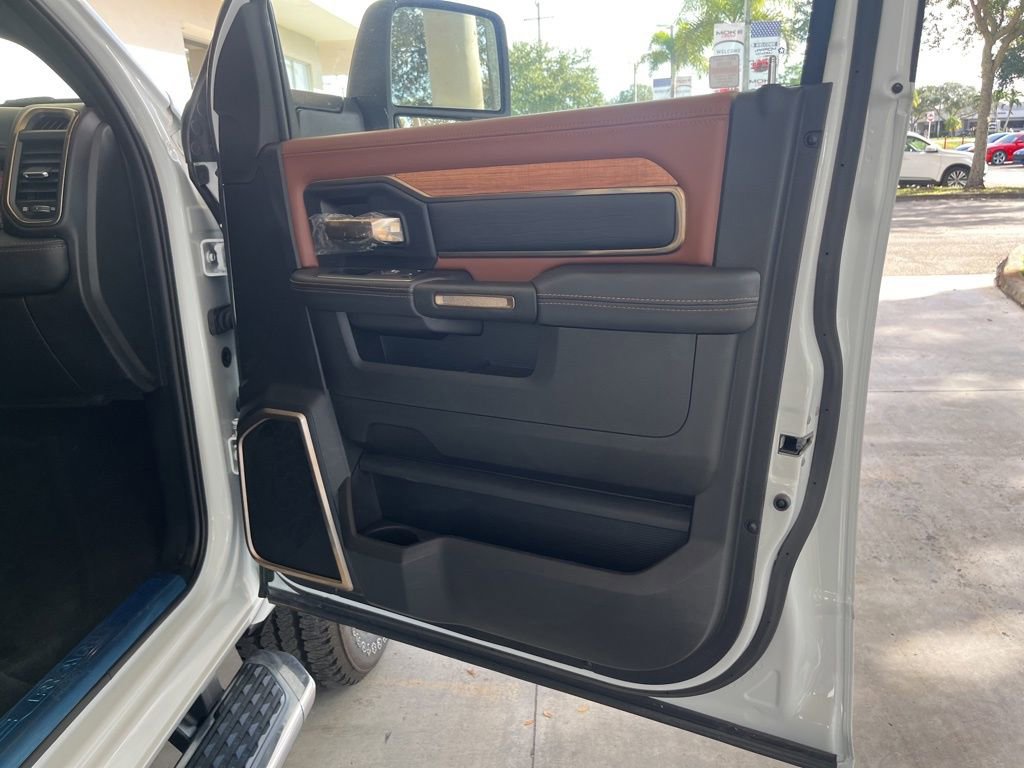 New 2023 RAM 2500 Limited image 26