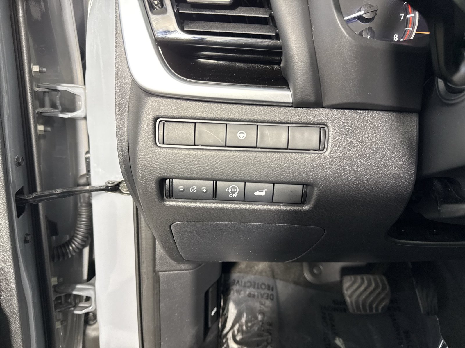 Certified 2023 Nissan Rogue SL w/ SL Premium Package AWD/4WD image 17